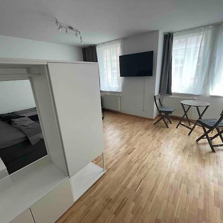 Apartment Next To Mariahilferstrasse Вена Экстерьер фото